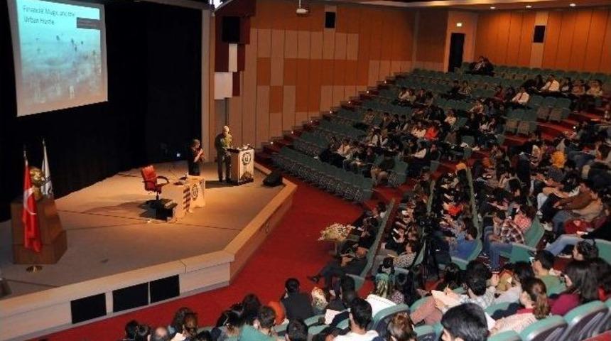 Amerikalı Sosyolog Goldman Ad&uuml;&rsquo;de Konferans Verdi&rlm;