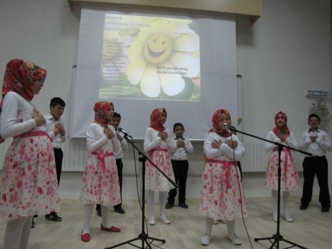 &Ouml;ğrencilerden Kutlu Doğum Haftası Programı