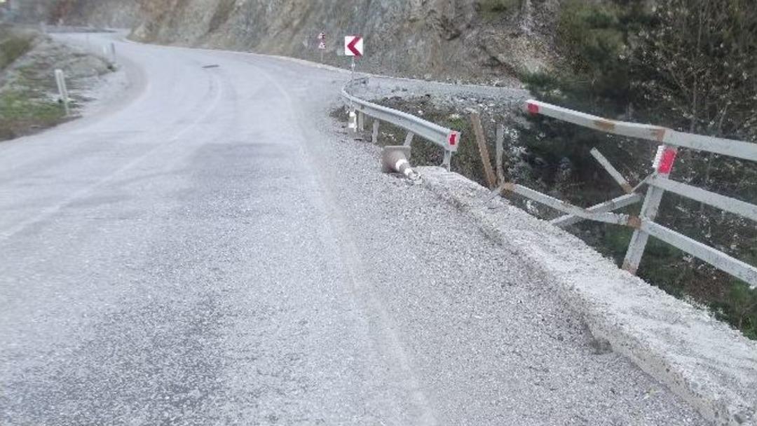 İkizcay K&ouml;pr&uuml;s&uuml; Tehlike Sa&ccedil;ıyor