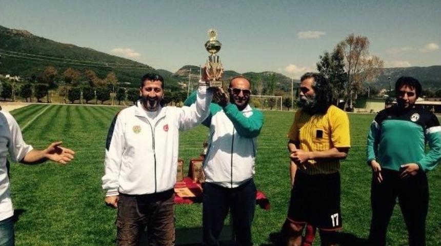 2. Teos Masterlar Turnuvasının Şampiyonu Fo&ccedil;a Oldu