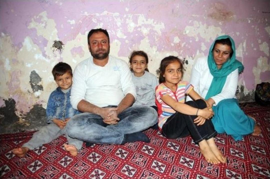 Hasta &Ccedil;ocuklarıyla Rutubetli Evde Yaşam M&uuml;cadelesi Veriyorlar