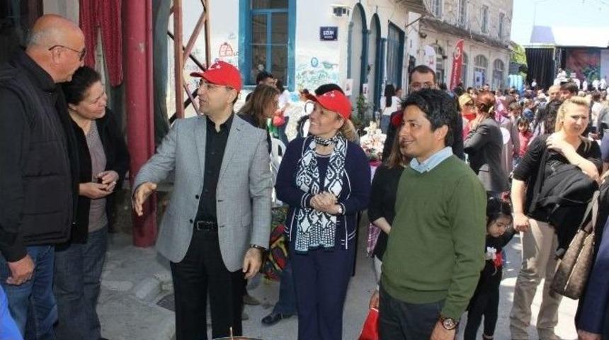 İzmir Valisi Mustafa Toprak Urla Esnafıyla Bir Araya Geldi