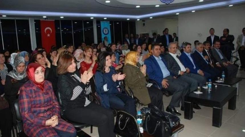 Sağlık-sen Ebeler G&uuml;n&uuml;n&uuml; Kutladı