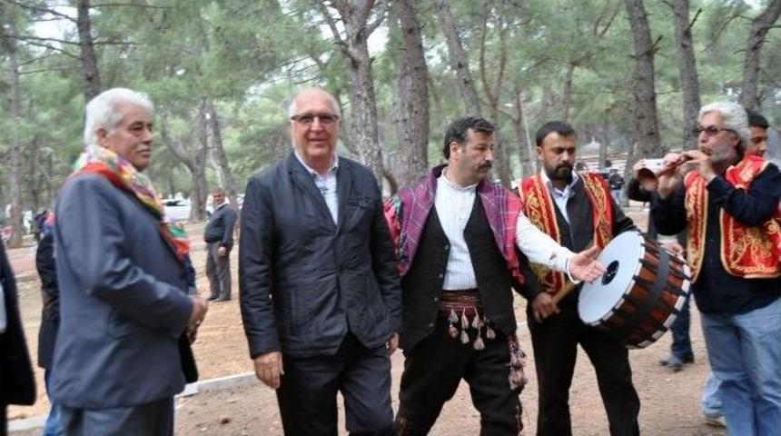 Subaşı Y&ouml;r&uuml;k Şenliklerinde Davul Ve Zurnayla Karşılandı