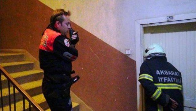 Yangın Ihbarına Gittiler Eve Kilitlenen Kadını Buldular