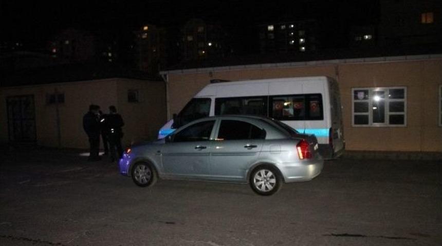 D&uuml;ğ&uuml;nde Kız Ka&ccedil;ırma Kavgası: 3 Yaralı