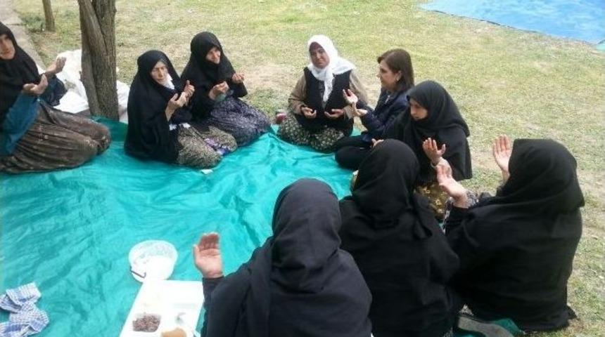 Prof. Dr. Gaye Usluer Yağmur Duasına Katıldı