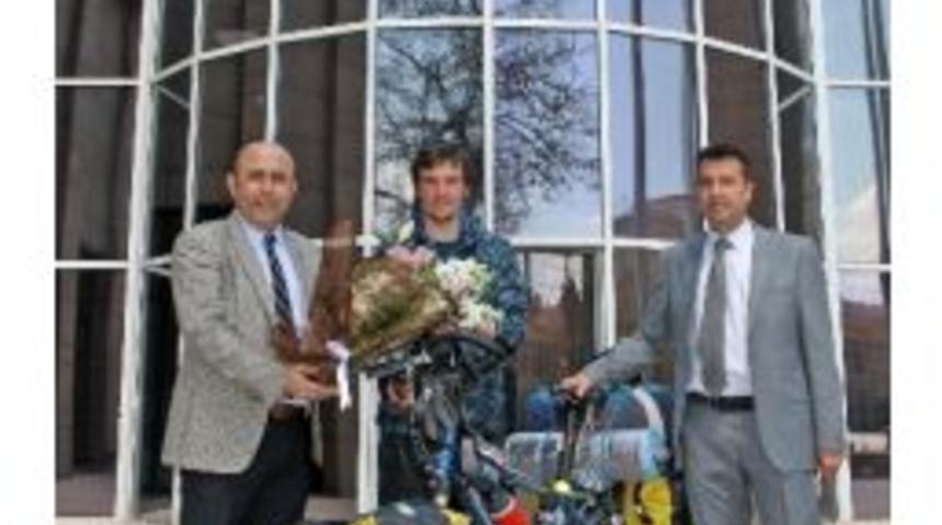 Bisiklet İ&ccedil;in T&uuml;rkiye Turuna &Ccedil;ıktı