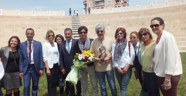 Uygur Kardeşler, Amfi Tiyatro&rsquo;ya &rsquo;nejat Uygur&rsquo; İsminin Verilmesini İstedi 3