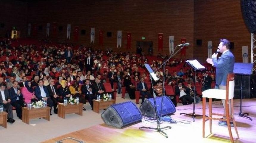 Uğur Işılak Konseri B&uuml;y&uuml;k İlgi G&ouml;rd&uuml;