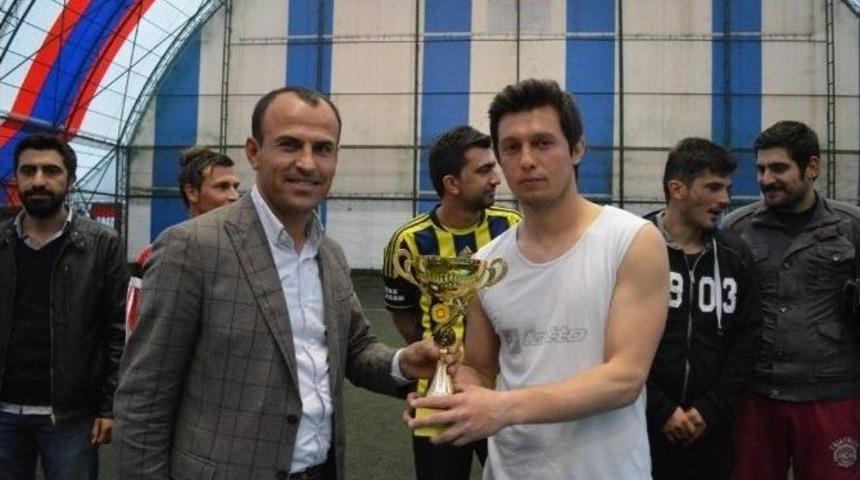 Eğitim-sen&rsquo;in Gelenekselleşen Futbol Turnuvası Sona Erdi