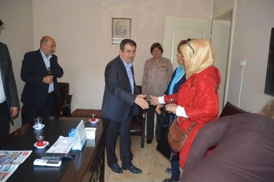 Balıkesir Milletvekili Sayın Ali Aydınlığlu Edremit&rsquo;de Esnaf Odalarını Ziyaret Etti