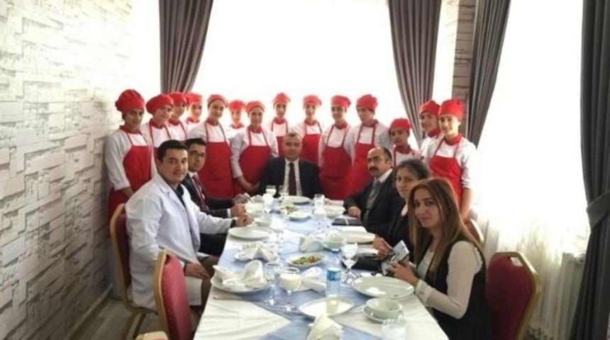 Kaymakam Sarı&rsquo;dan Okul Ziyaretleri