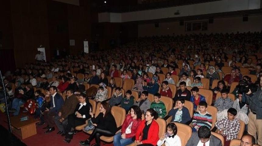 Miniklerden Tiyatro Oyunu