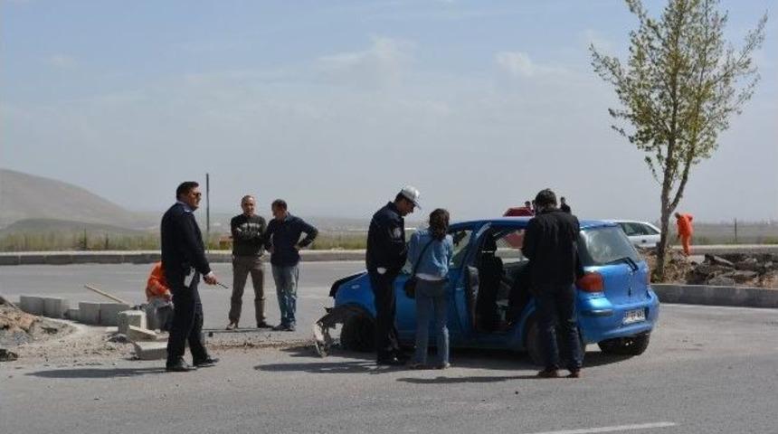 Kadın S&uuml;r&uuml;c&uuml; Orta Ref&uuml;je &Ccedil;arptı