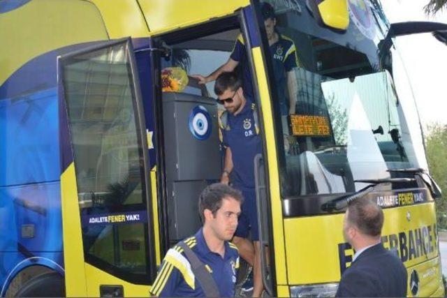 Fenerbahçe Kafilesi, Bursa'ya Tatlı Yiyerek Geldi- Ek Fotoğraflar