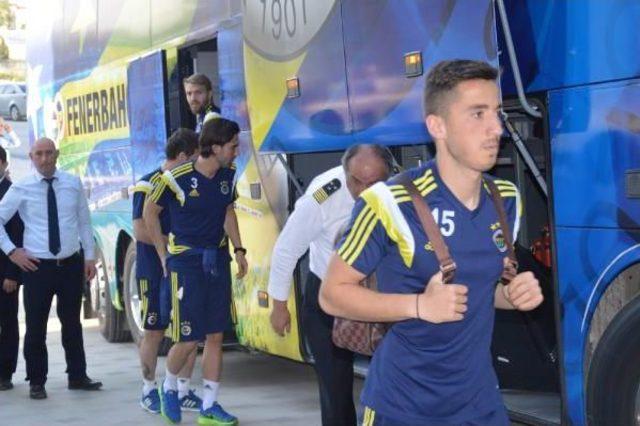 Fenerbahçe Kafilesi, Bursa'ya Tatlı Yiyerek Geldi- Ek Fotoğraflar