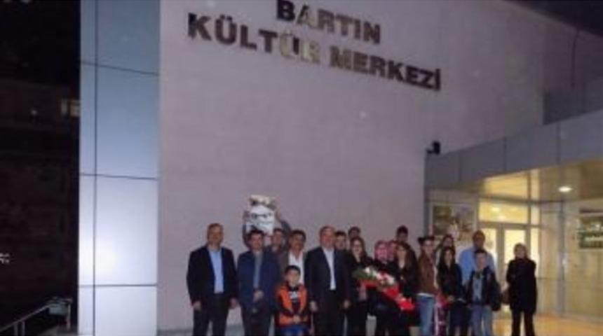 "ölüm Kaç Madde" Beğeni Kazandı