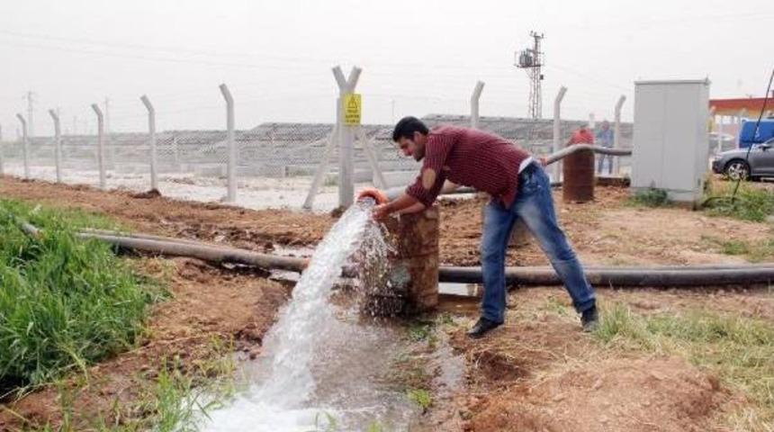 G&uuml;neş Paneliyle &Uuml;rettiği Elektrikle Arazisini Sulayacak