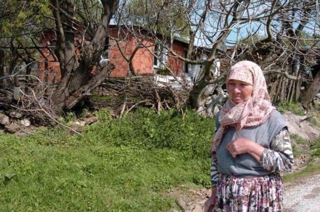 Çekyat Içinde Sakladığı Altınlar, Güpegündüz Çalındı