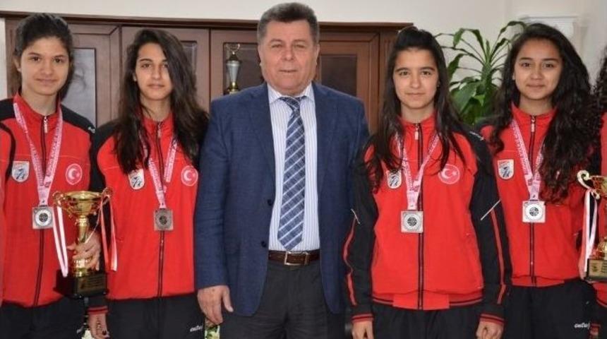 Aydınlı Atıcılar T&uuml;rkiye Şampiyonasından 3 Dereceyle D&ouml;nd&uuml;