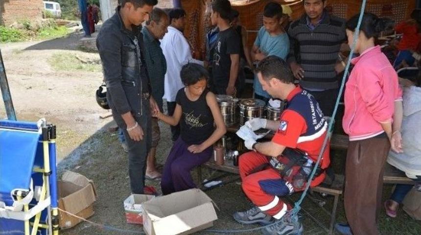 Umke Nepal&rsquo;de Sağlık Hizmeti Sunuyor