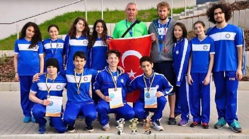 Can Batır Paletli Y&uuml;zmede D&uuml;nya Şampiyonu Oldu