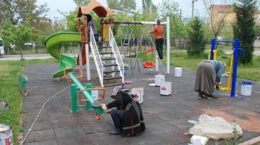 &Ccedil;aycuma Belediye&rsquo;sinden &Ccedil;ocuk Parklarına Bakım Ve Onarım