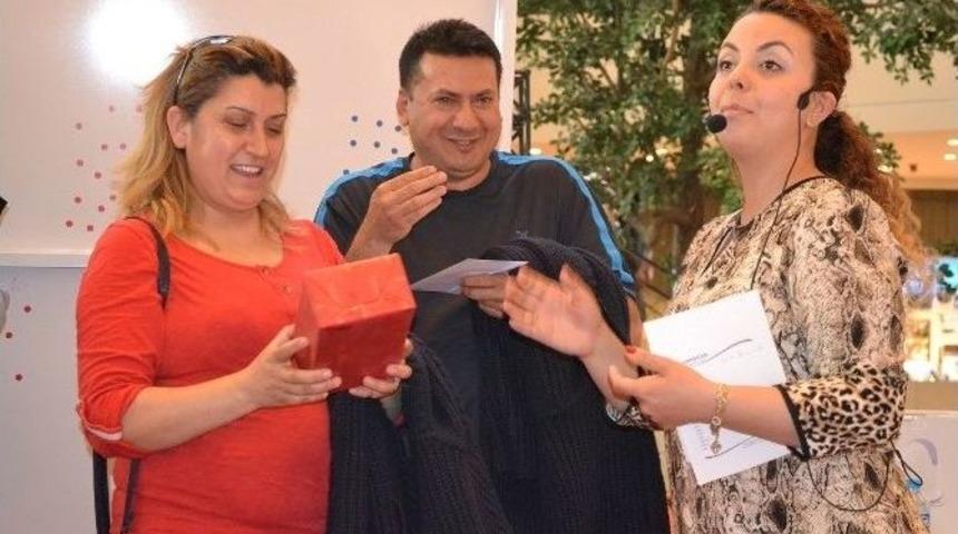 Piazza&rsquo;da &ldquo;g&uuml;&ccedil;l&uuml; Kadınlar&rdquo; Ve &ldquo;cesur Erkekler&rdquo; Yarıştı