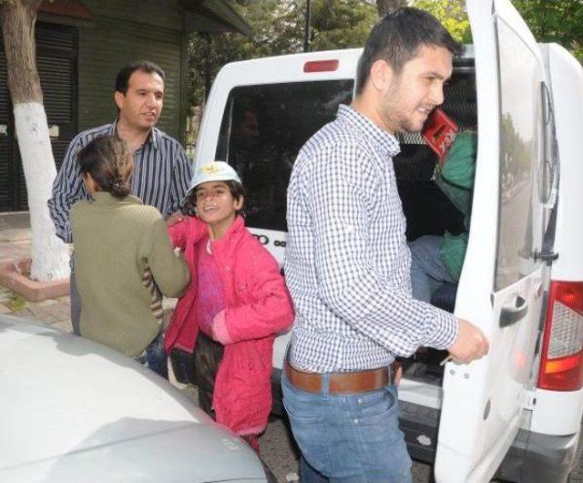 Suriyeli Dilencilere Polis Göz Açtırmıyor