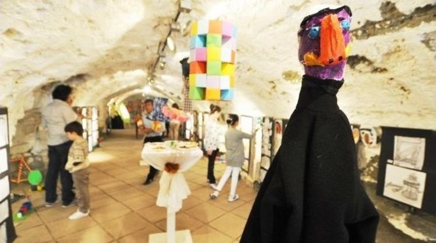 Bodrumlu &Ouml;ğrencilerin Tabiat Ve Teknoloji Sevgisi