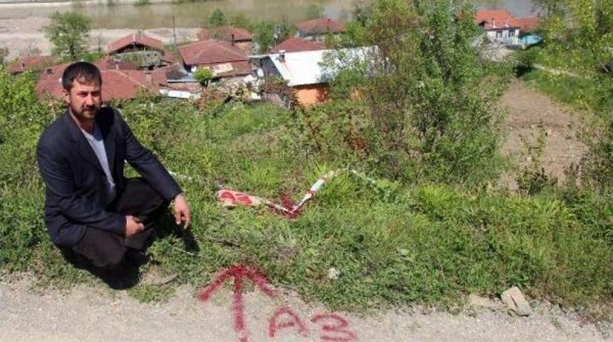 40 Yıl &Ouml;nce Heyelan Nedeniyle Nakledilen K&ouml;ye Yine Nakil Tebligatı