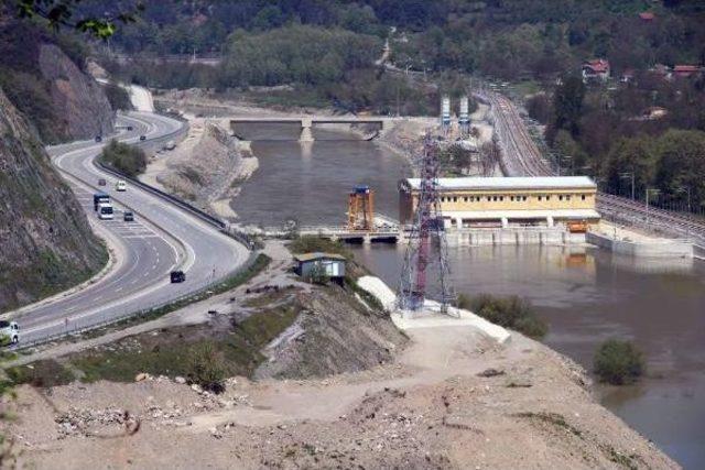 40 Yıl Önce Heyelan Nedeniyle Nakledilen Köye Yine Nakil Tebligatı