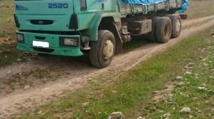 Terk Edilmiş Kamyonda 22 Ton Petrol &Ccedil;ıktı