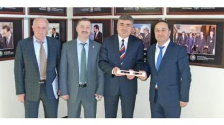 Kar Ahşap Palet&ccedil;ileri Vurdu