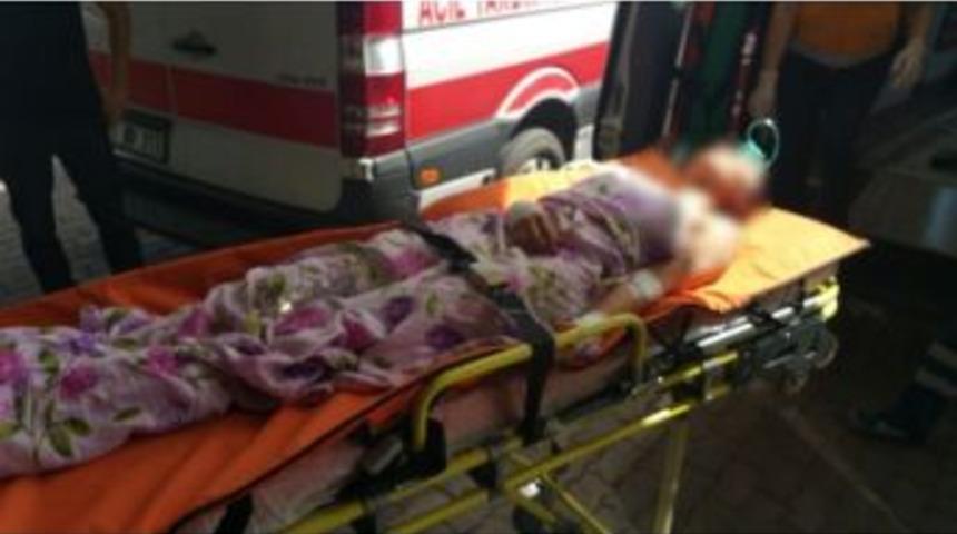 Kız &Ouml;ğrenci Bileklerini Kesti