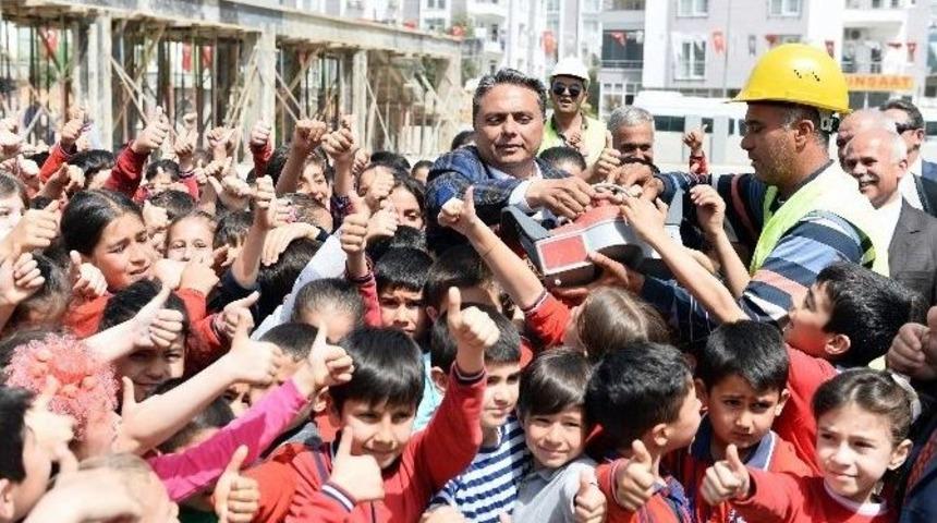 Muratpaşa&rsquo;dan Okullara Spor Salonu