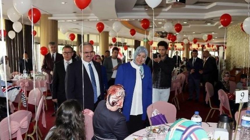 Babalarını Kaybeden &Ccedil;ocukların Yazdıkları Valiyi Duygulandırdı