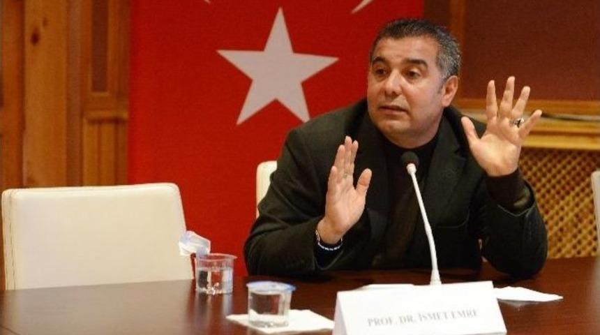 Prof. Dr. İsmet Emre: "facebook İle İ&ccedil; D&uuml;nyamızı Satılığa &Ccedil;ıkardık"