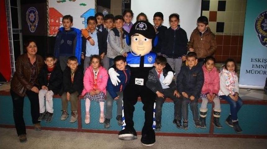 Toplum Destekli Polis &Ccedil;ocuklarla Kaynaştı