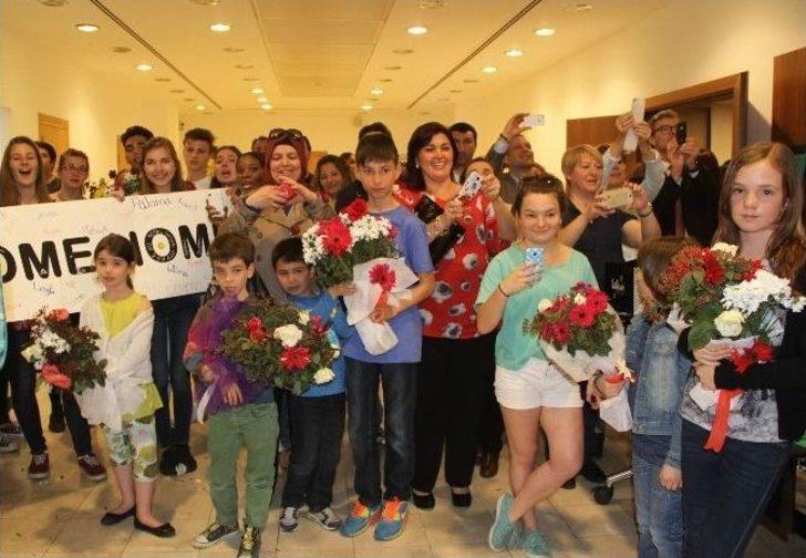 Türk Lisesi Öğrencileri Nepal’den Döndü G1