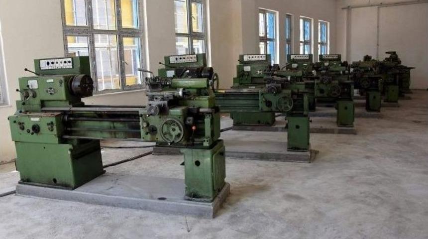 Aliağa&rsquo;ya &Uuml;niversite Gibi Lise