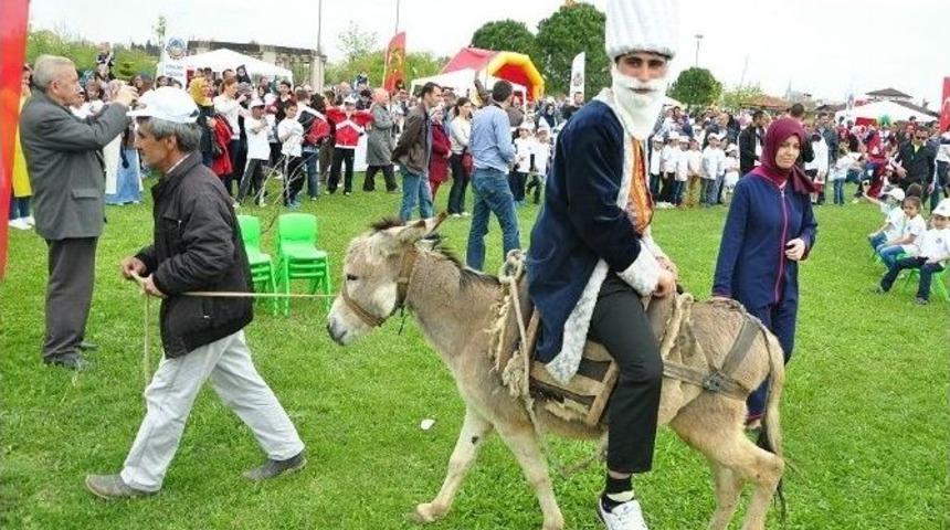 Karacabey&rsquo;de U&ccedil;urtma Şenliği