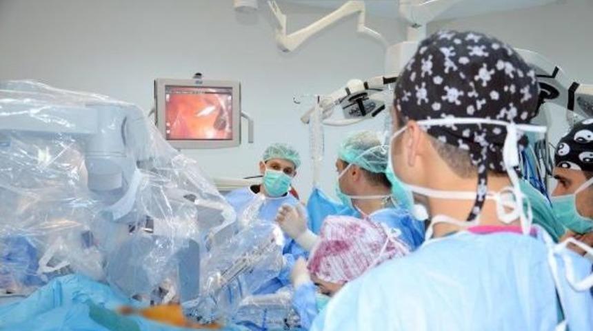 Şanlıurfa&rsquo;Da Robotik Cerrahi Sistemle Ameliyat