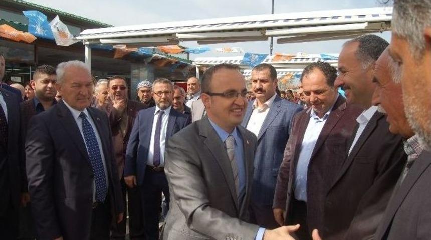 B&uuml;lent Turan Vefa Kahvaltısında Partilileri Ağırladı