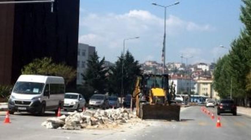 Şehit &Ouml;mer Faydalı Caddesi&rsquo;ne D&ouml;n&uuml;ş Cepleri Yapılıyor