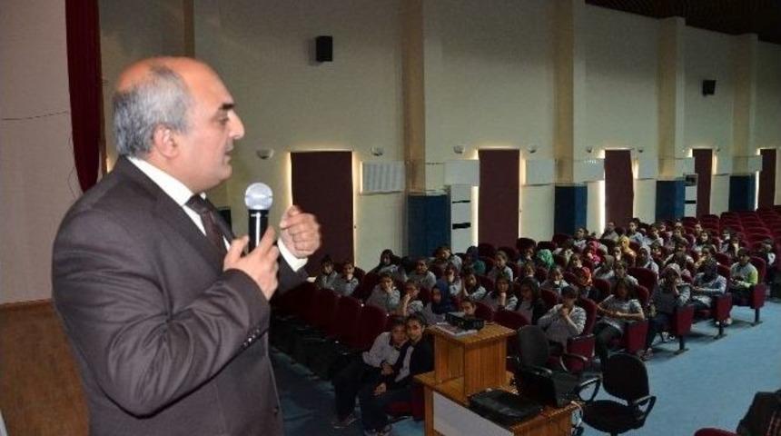 Fen Lisesi Öğrencilerine Başarı Ve Motivasyon Semineri