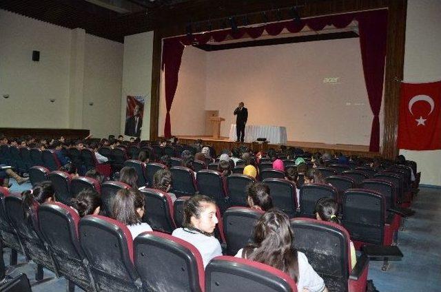 Fen Lisesi Öğrencilerine Başarı Ve Motivasyon Semineri