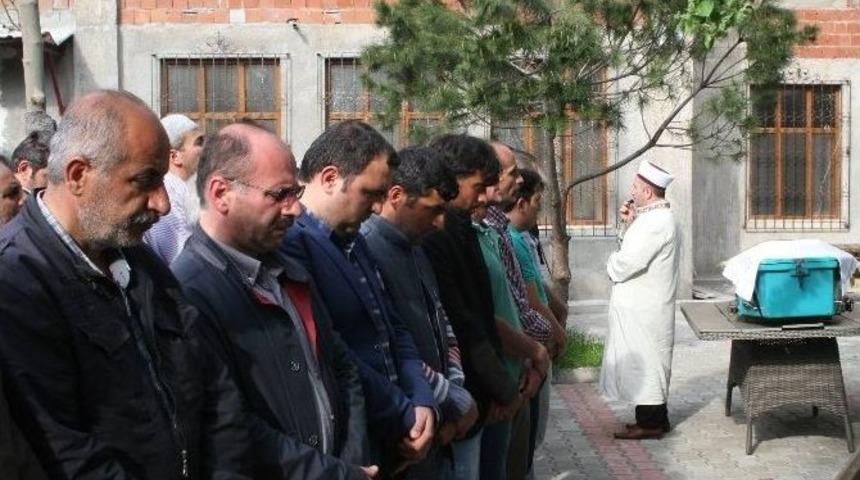 Oğlunun Atletiyle G&ouml;m&uuml;lme Vasiyeti Kabul Edilmedi