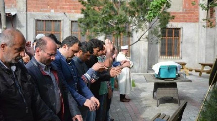 Vasiyeti Yerine Getirilemeden Toprağa Verildi